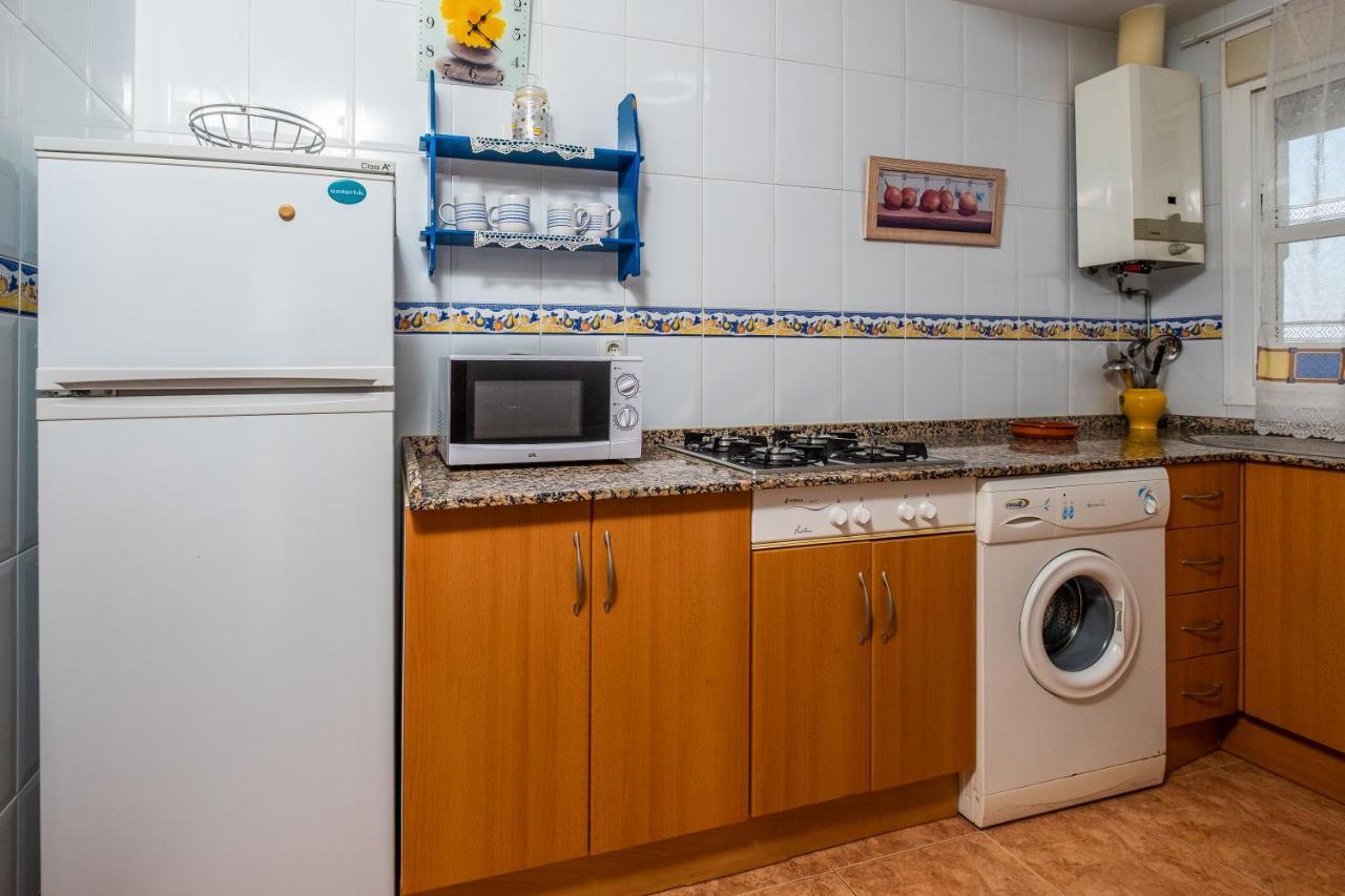Apartamento Las Torres โกนิล เด ลาฟรอนเตรา ภายนอก รูปภาพ